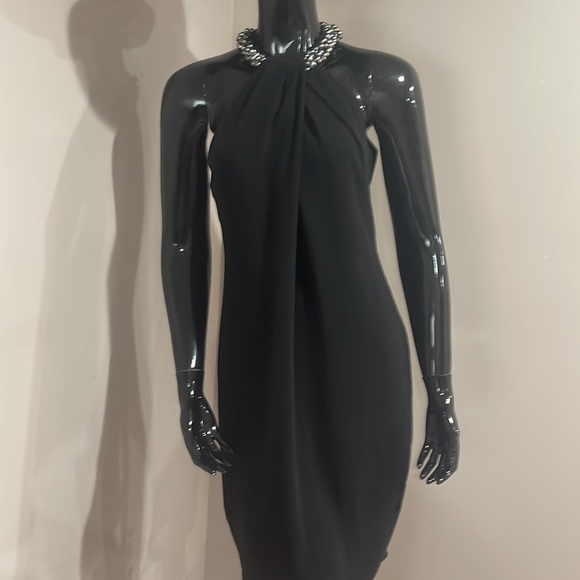 Carmen Marc Valvo
Beaded Halter-Neck Cocktail Dress Ladies Size 6 - Picture 10 of 10